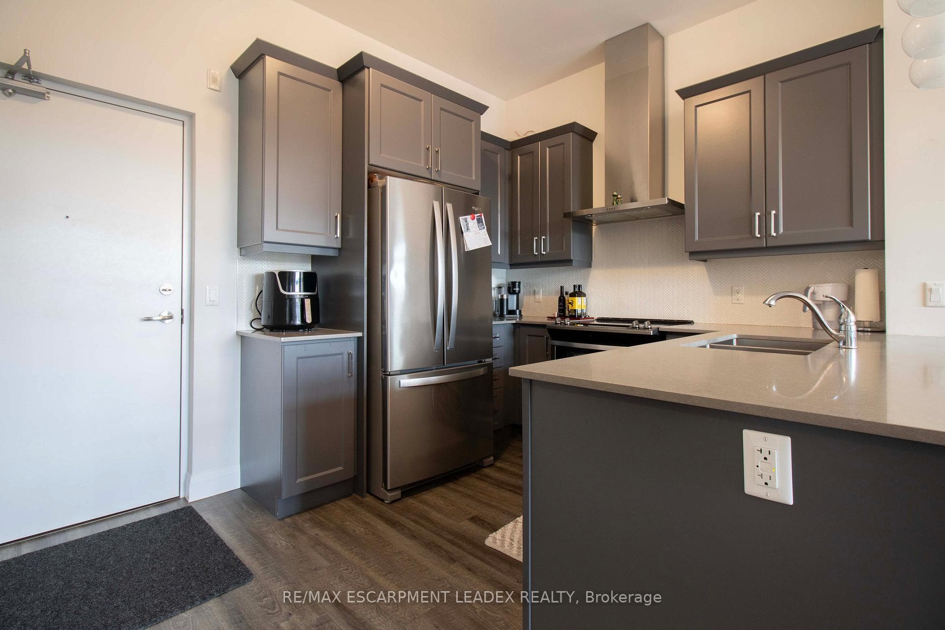 1 Redfern Avenue Unit 113 photo 7