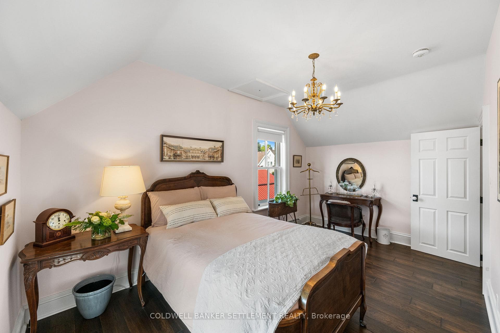 93 Peter Street photo 35