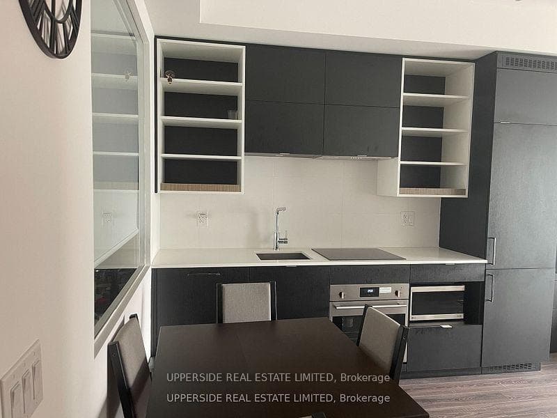 20 EDWARD Street Unit 1813 photo 3