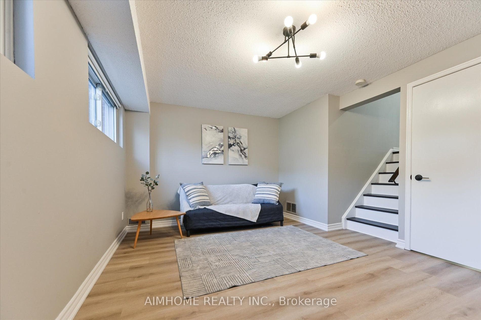 787 Roseheath Drive photo 15