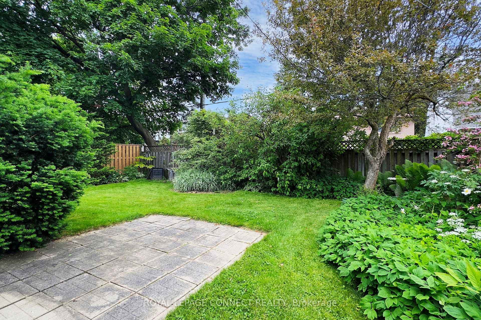 52 Bledlow Manor Drive photo 28