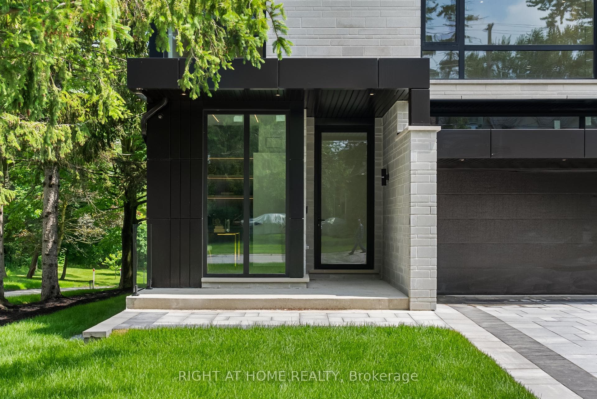 1209 Canterbury Road photo 3