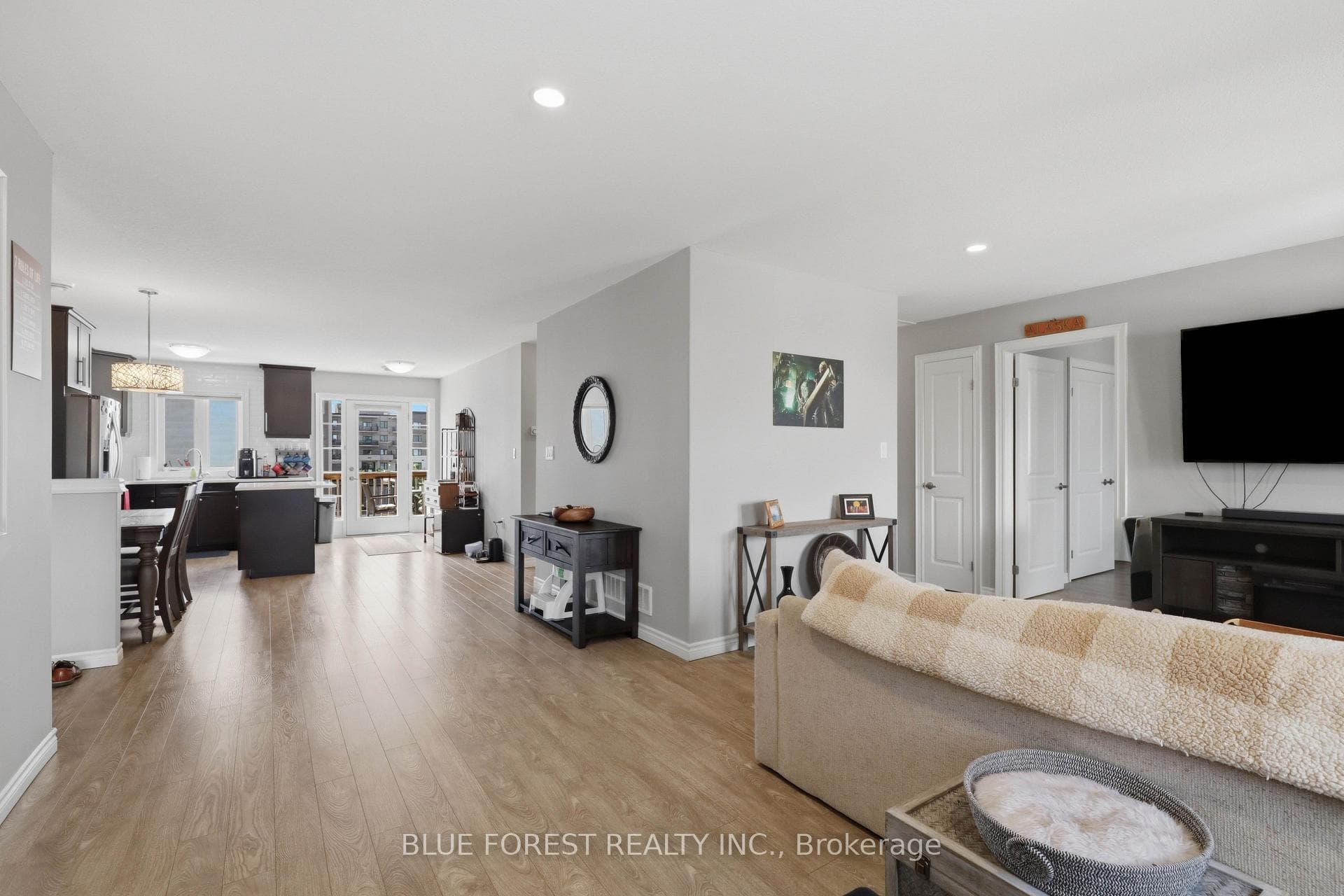 3320 Meadowgate Boulevard Unit 124 photo 8