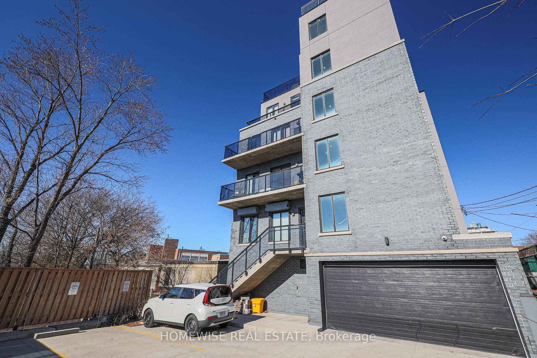 293 Viewmount Avenue Unit 201 photo 37