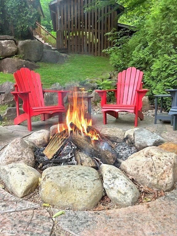 1094 CRUMBY LAKE Drive photo 33