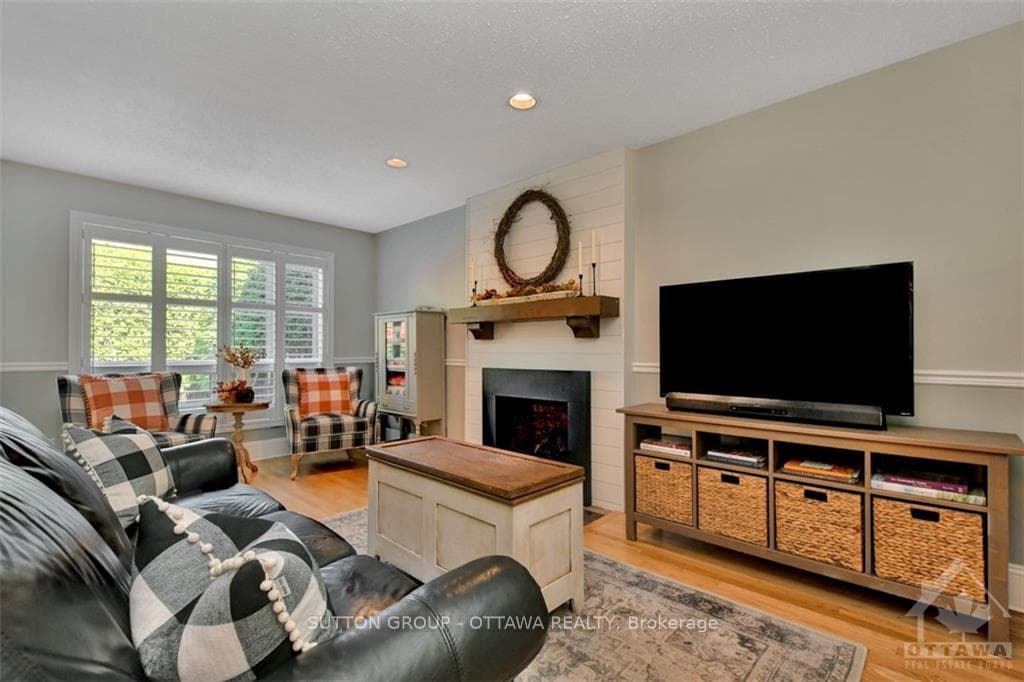 1456 LAURIN Crescent photo 12