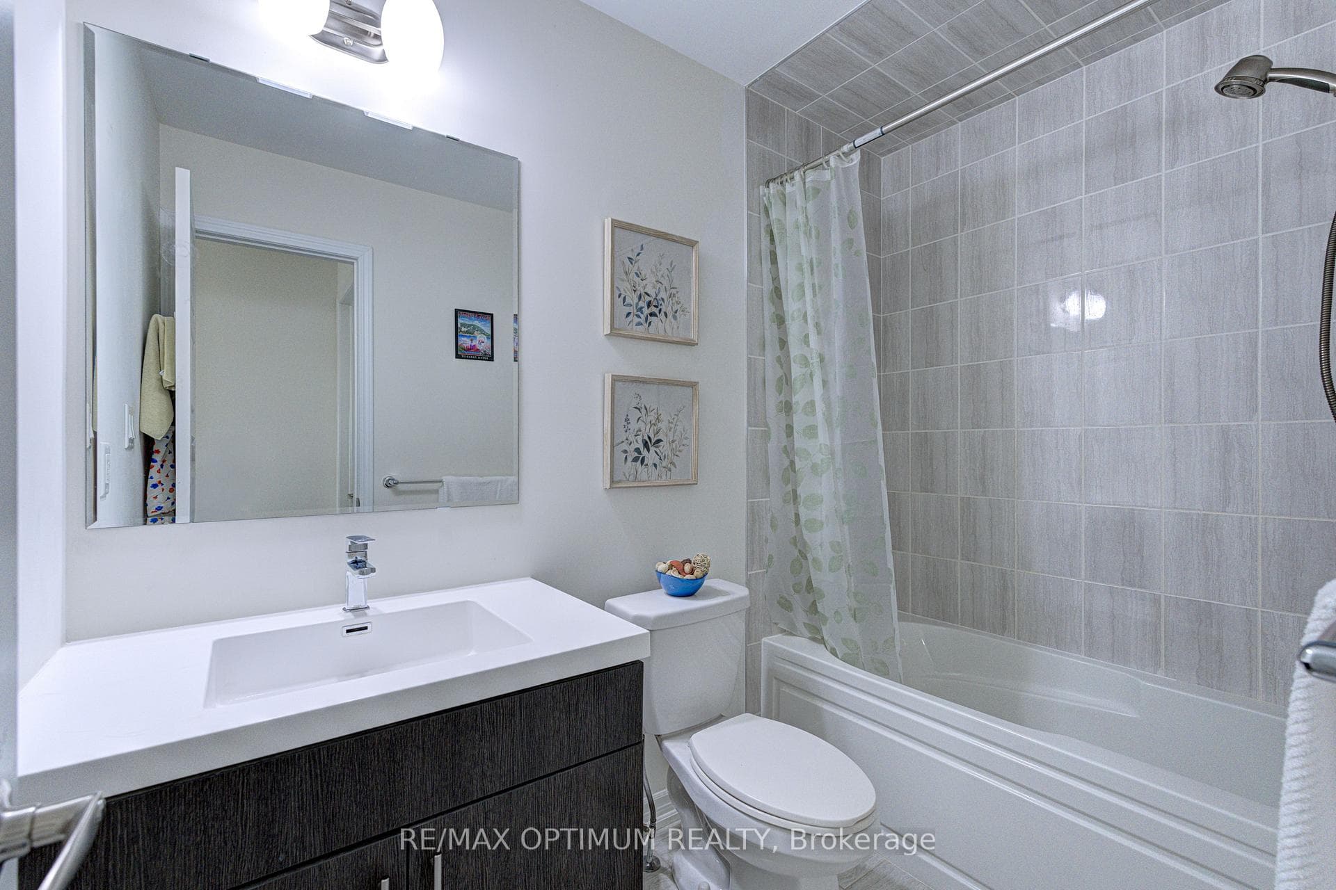 583 Laking Terrace photo 30