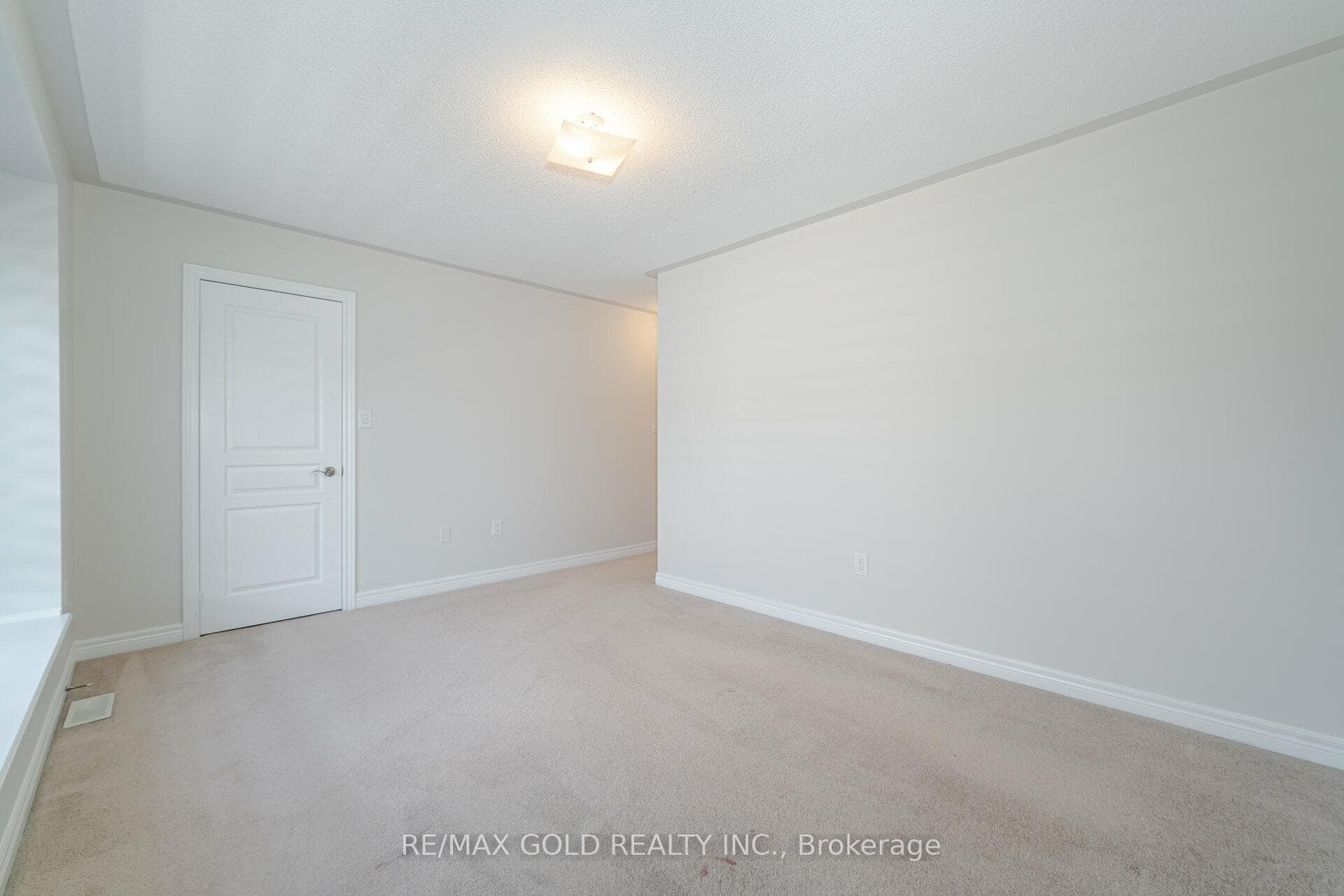 54 Bellcrest Road photo 30