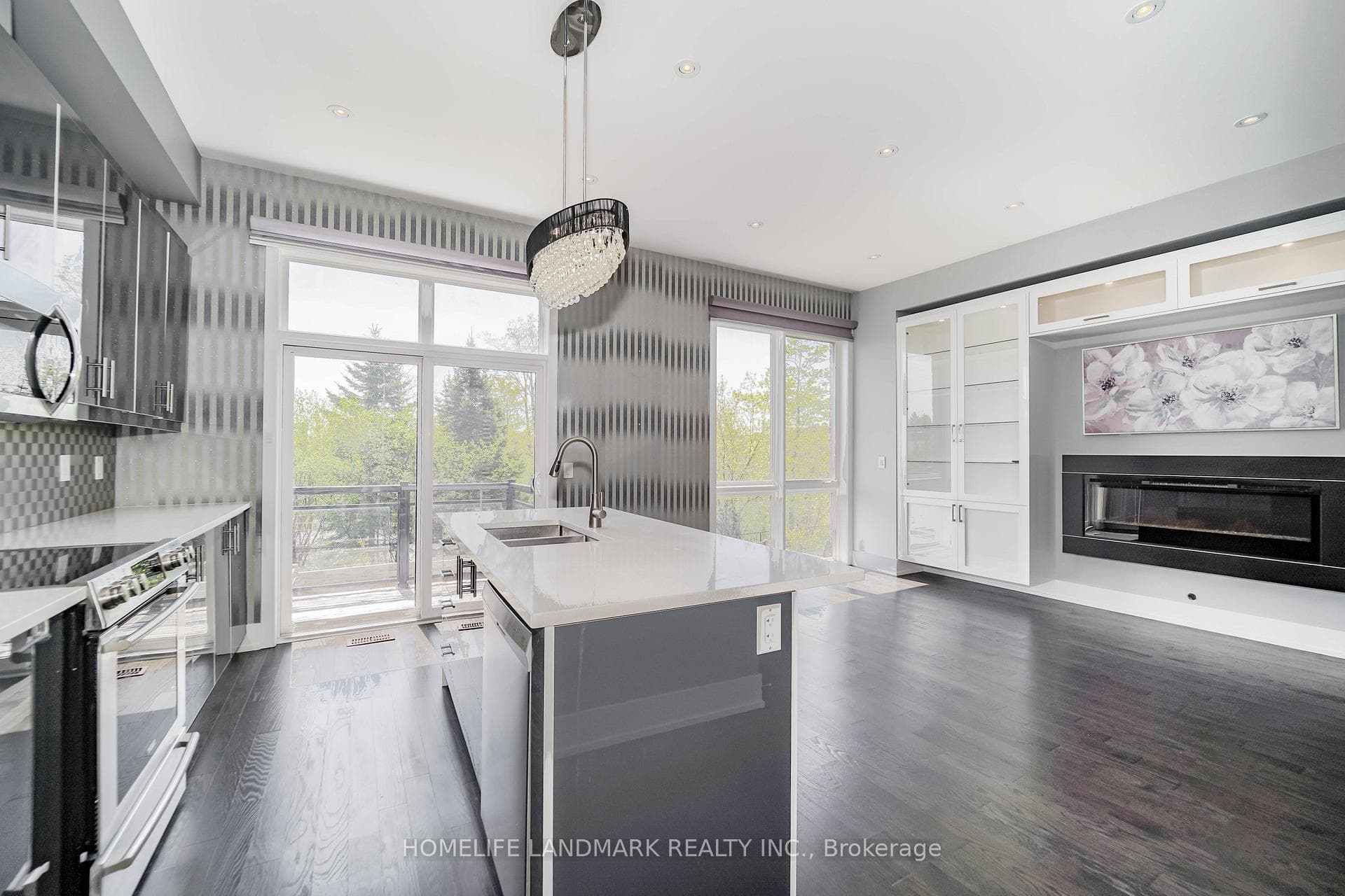 8 Crestridge Drive photo 2