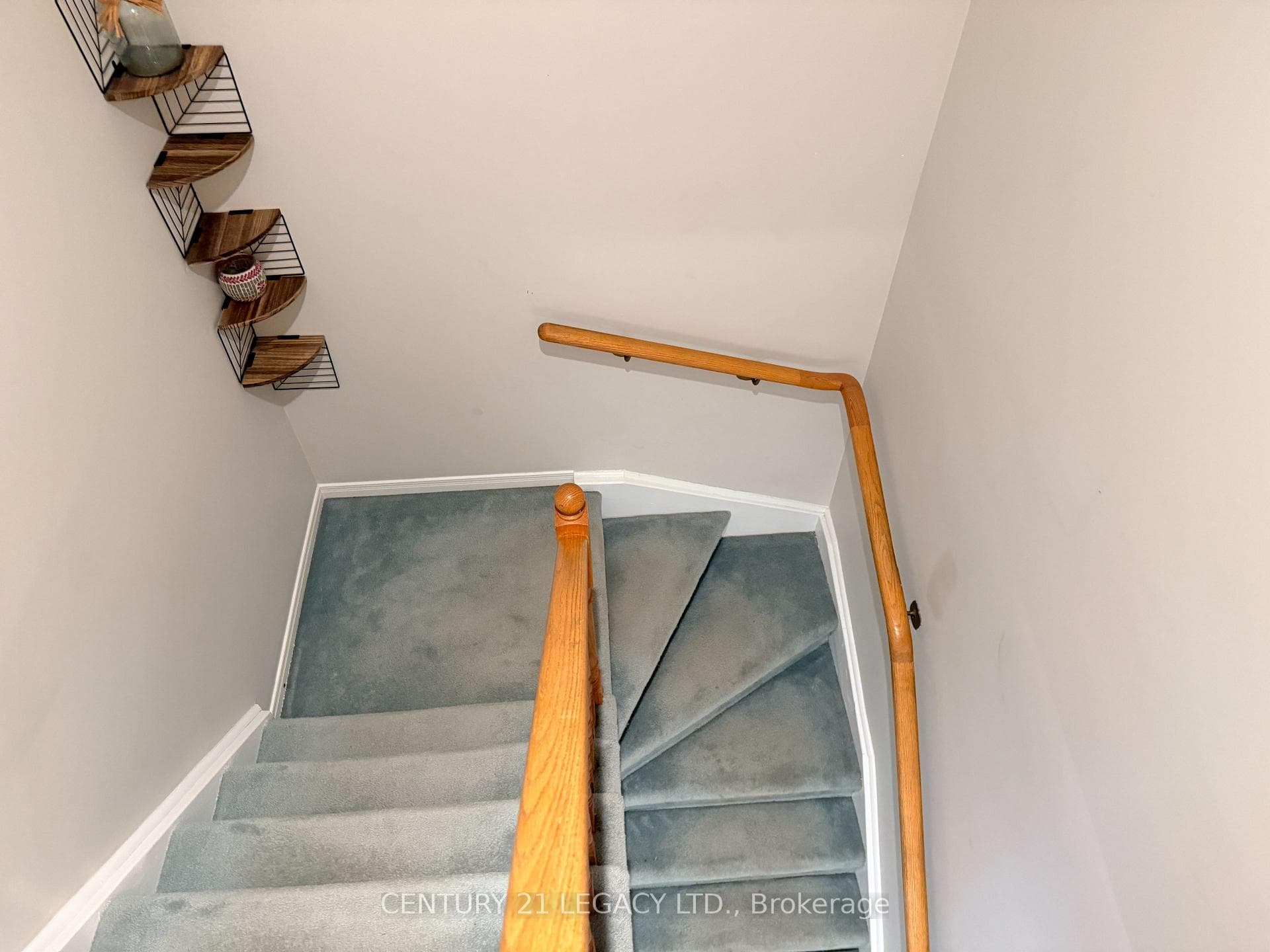 134 Provincial Place photo 12