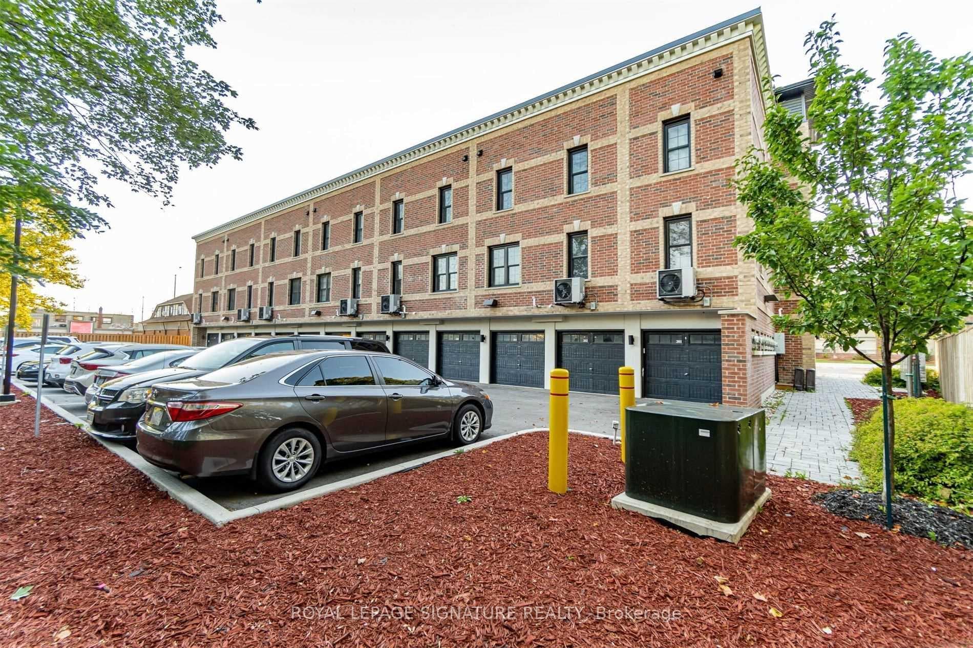 760 Lakeshore Road Unit 202 photo 21