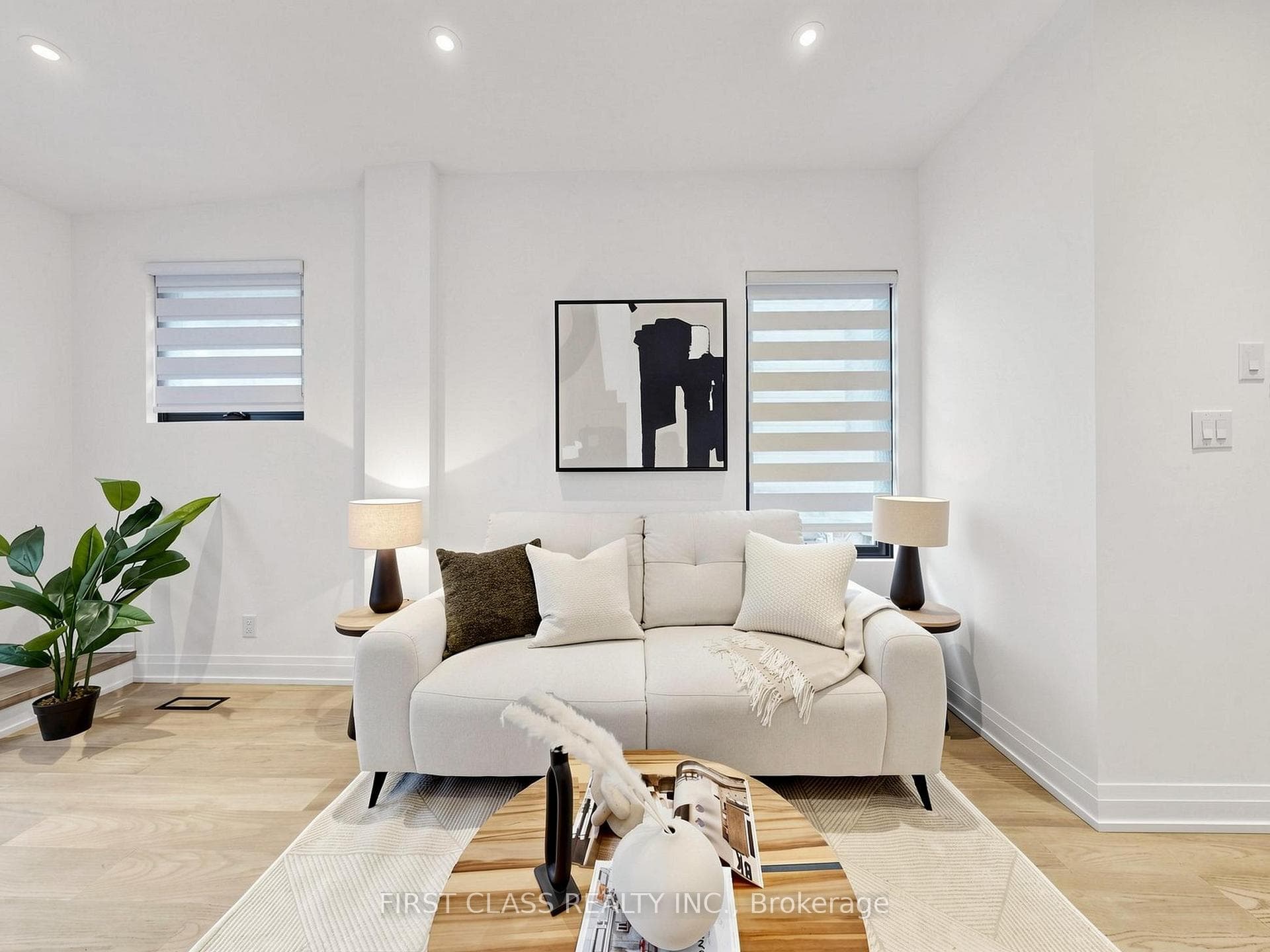 174 Manning Avenue photo 4