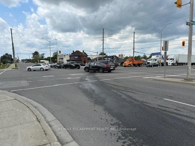 1360 Rymal Road photo 12
