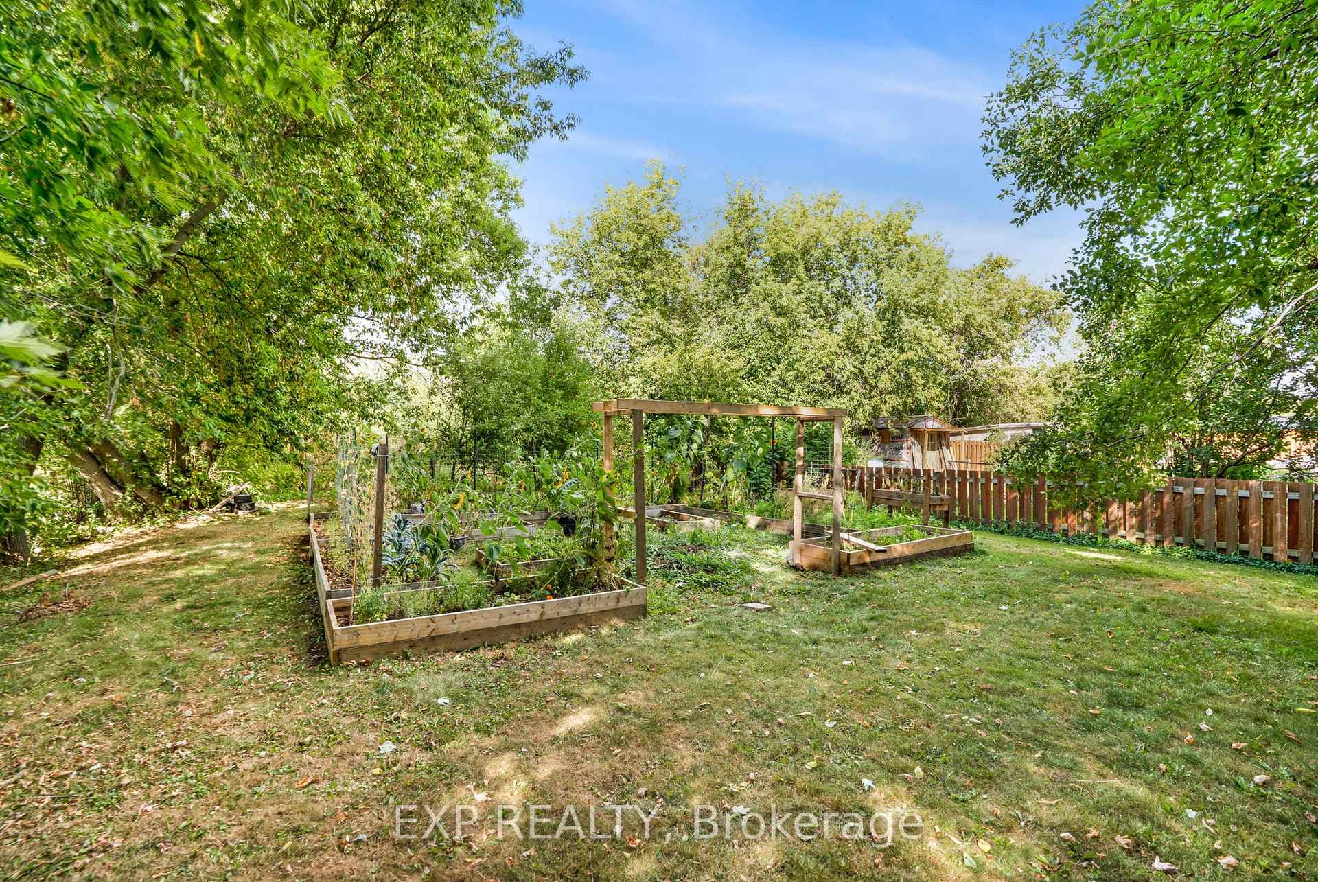 1209 Labrosse Street photo 25