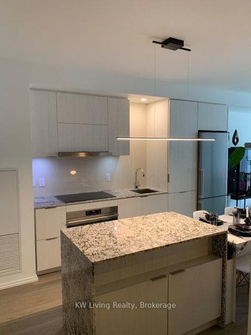 1 Bloor Street Unit 321 photo 7