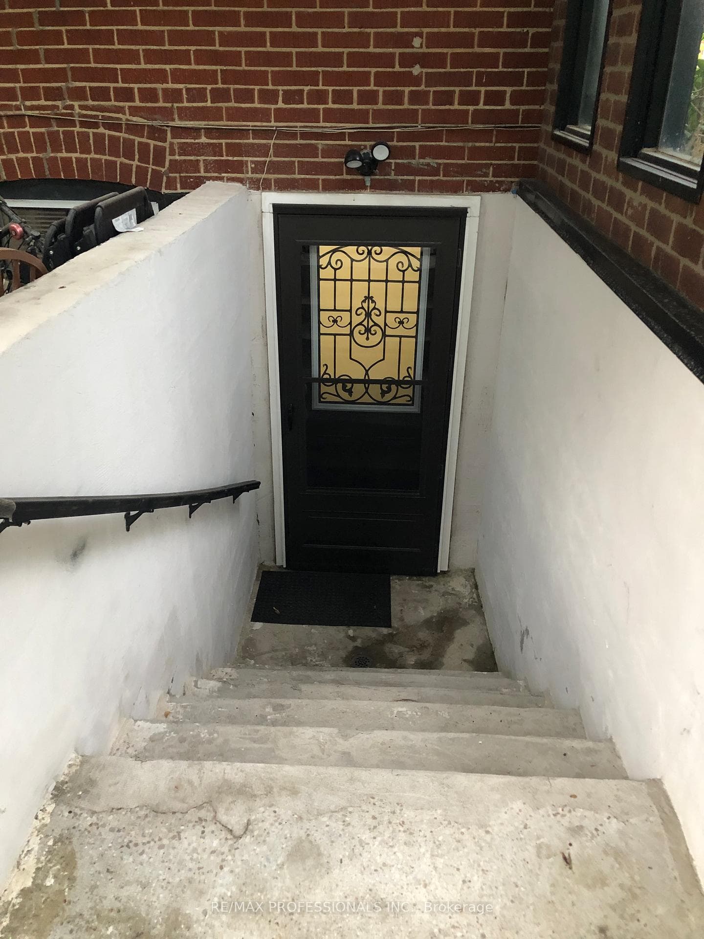 17 Silvercrest Avenue photo 3