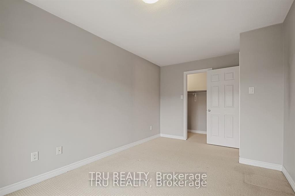 122 Lindenshade Drive Unit 19 photo 22