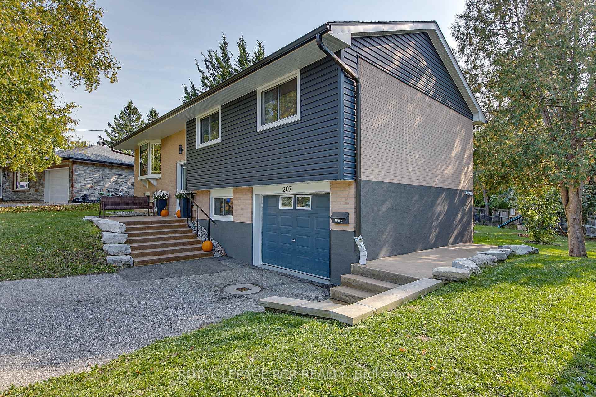 207 Merrett Drive photo 2
