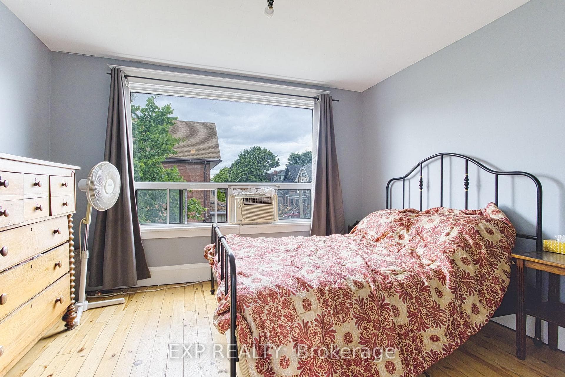 579 Wilson Street photo 14