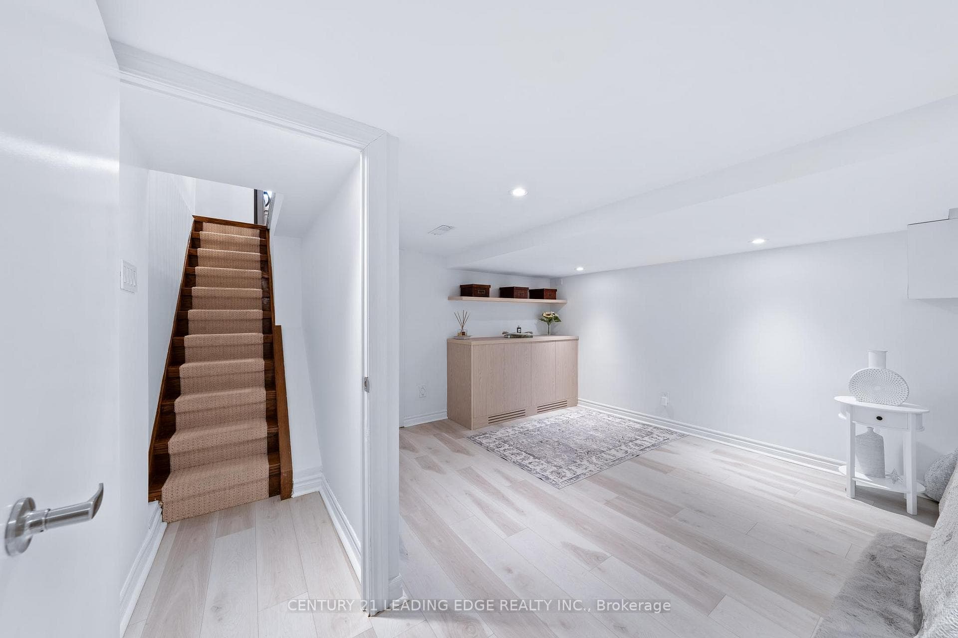 Upgraded Vinyl Floors (2024)