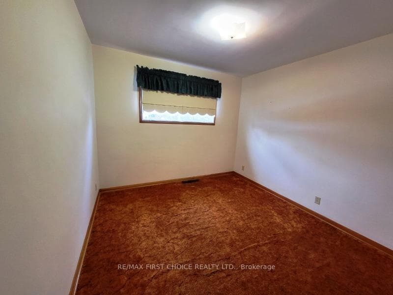 523 Westminster Street photo 19