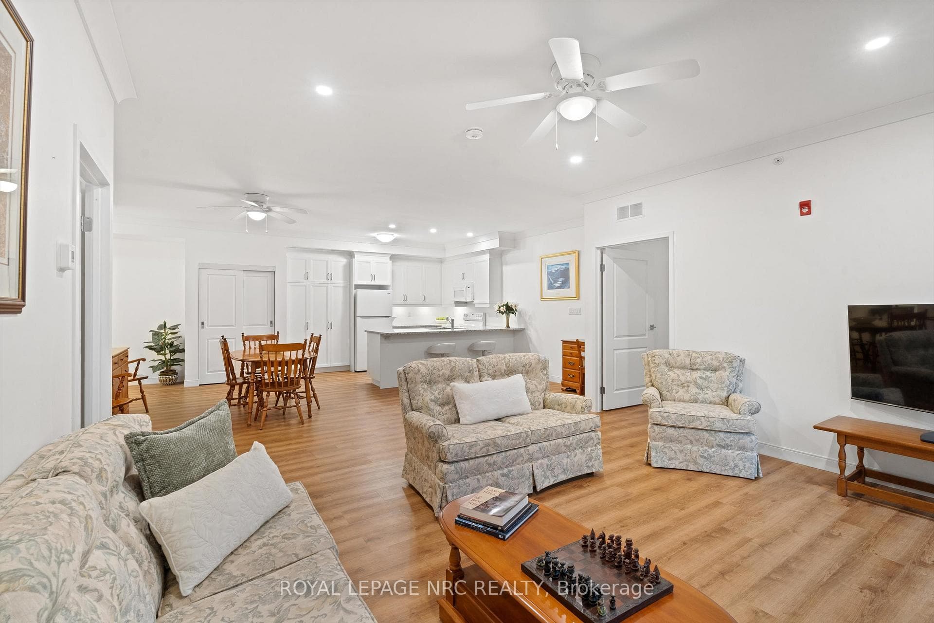 105 Vansickle Road Unit 202 photo 34