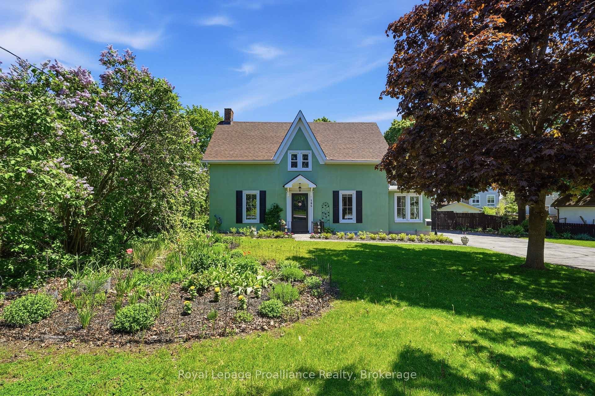 195 Maclellan Avenue photo 3