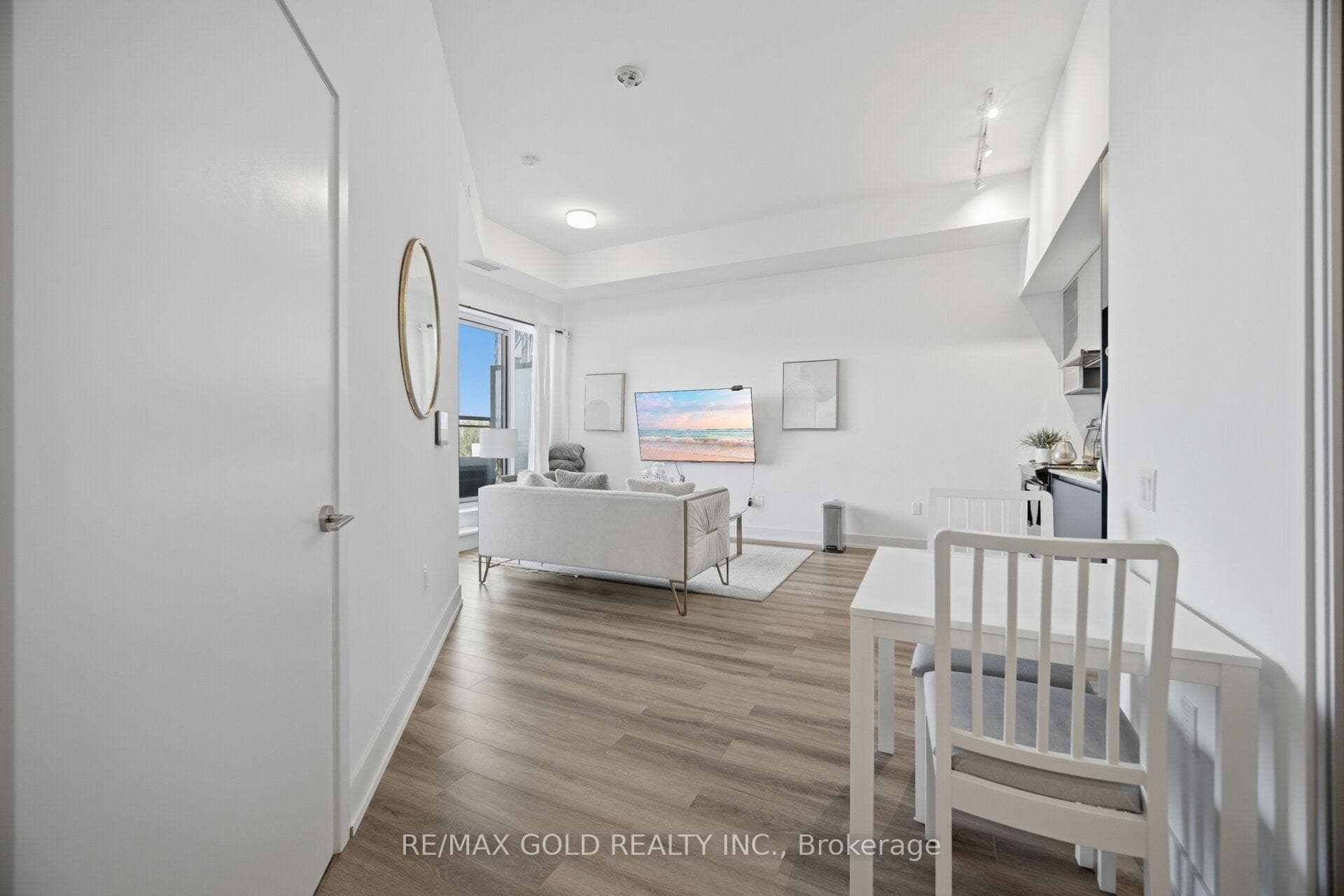 395 Dundas Street Unit 243 photo 7