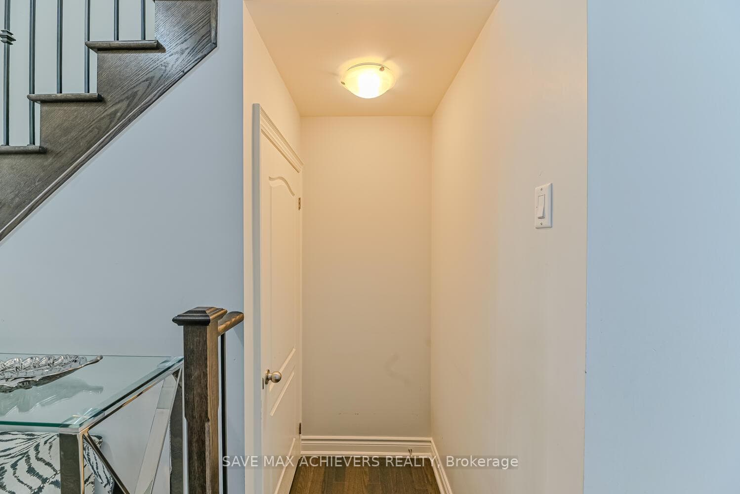 23 Lady Evelyn Crescent photo 4