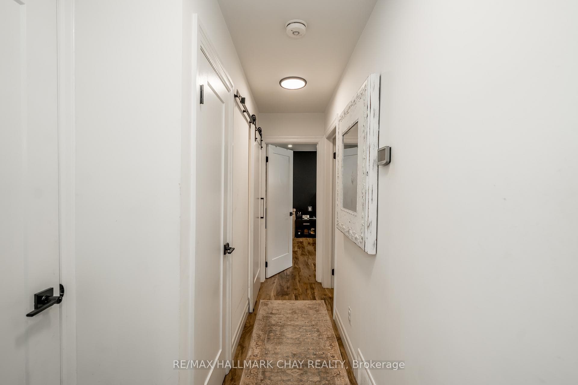 3742 Horseshoe Valley Road Unit Upper photo 11