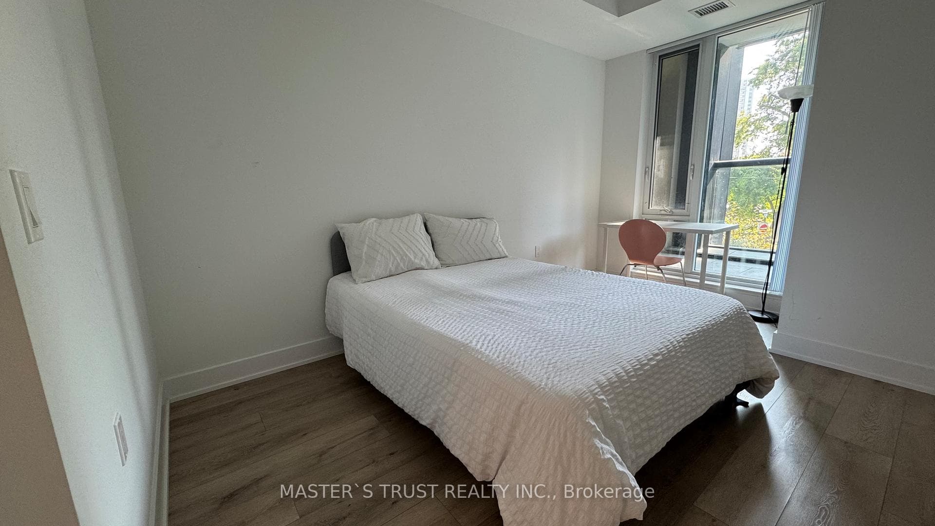 575 bloor Street Unit 207 photo 20