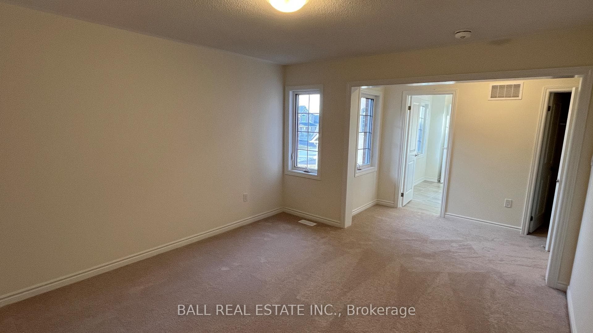 104 Golden Meadows Drive Unit 33 photo 24