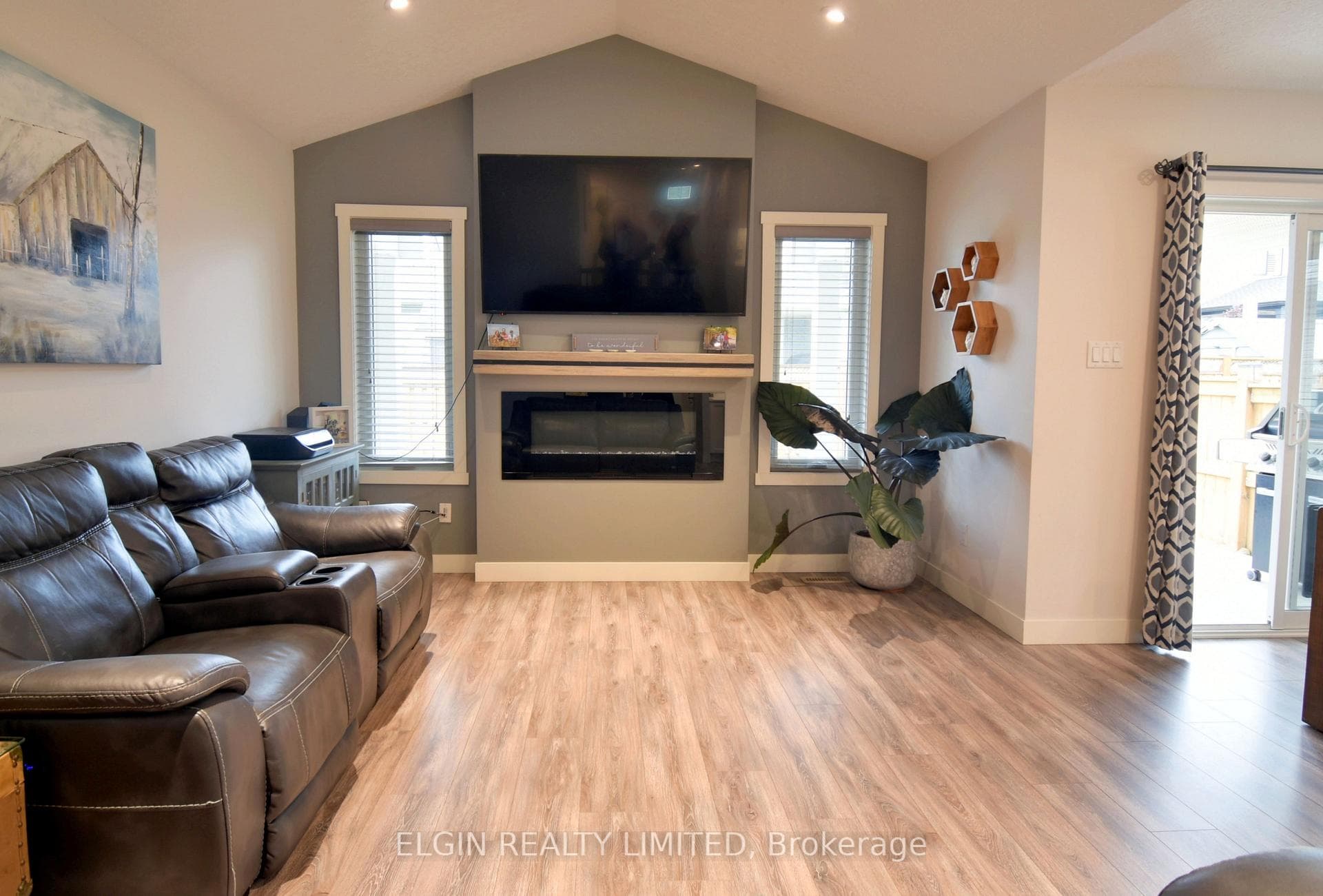 23 Oakmont Street photo 10