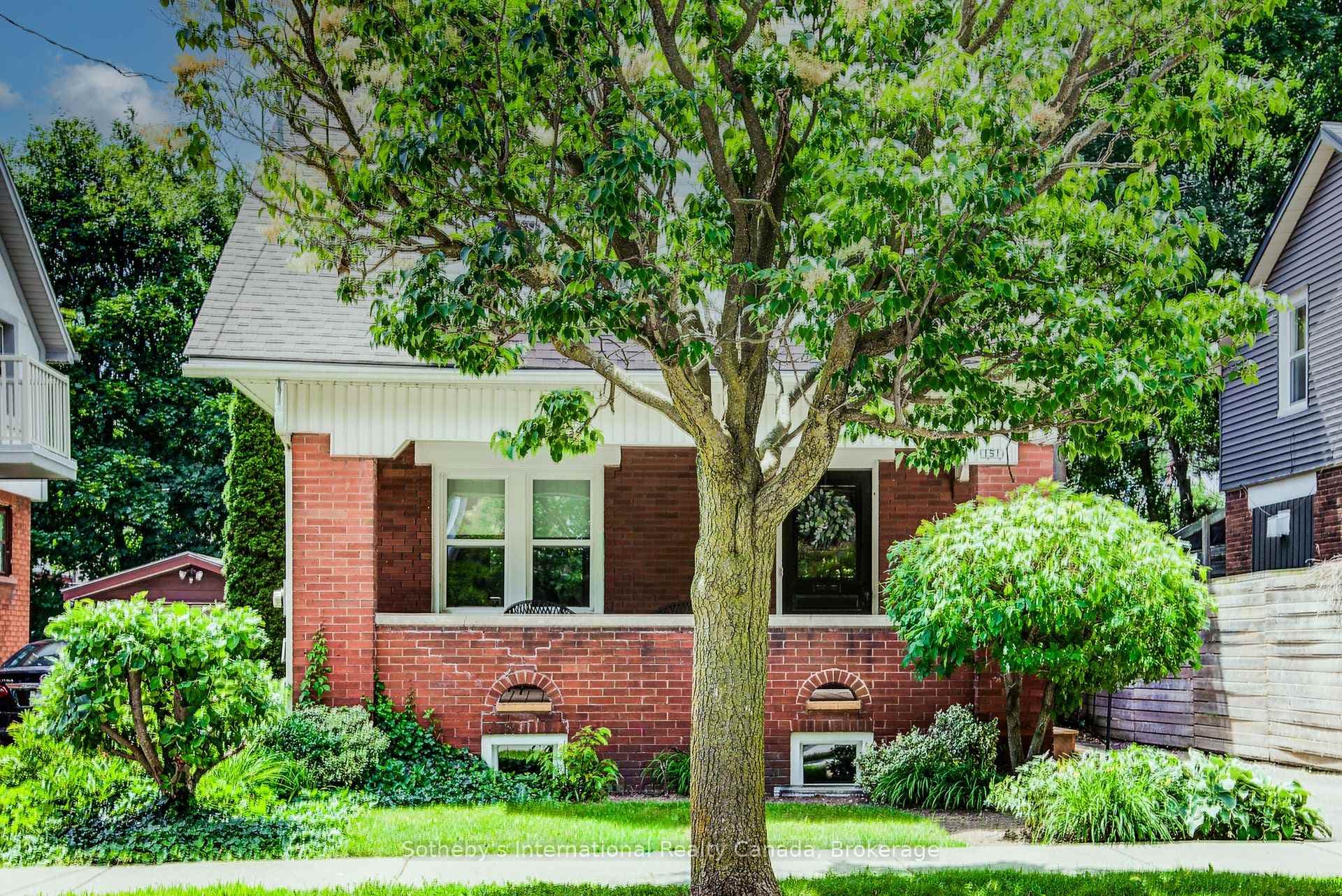 151 Esson Street photo 1