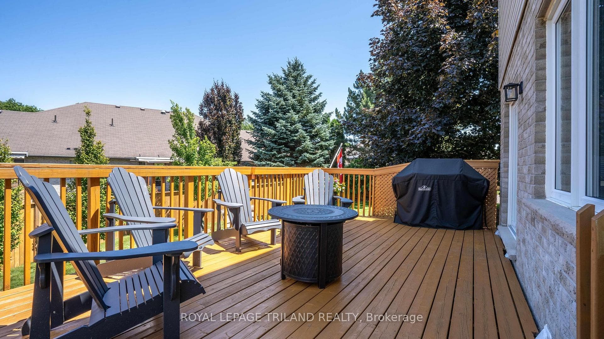 17 WINDEMERE Place photo 42