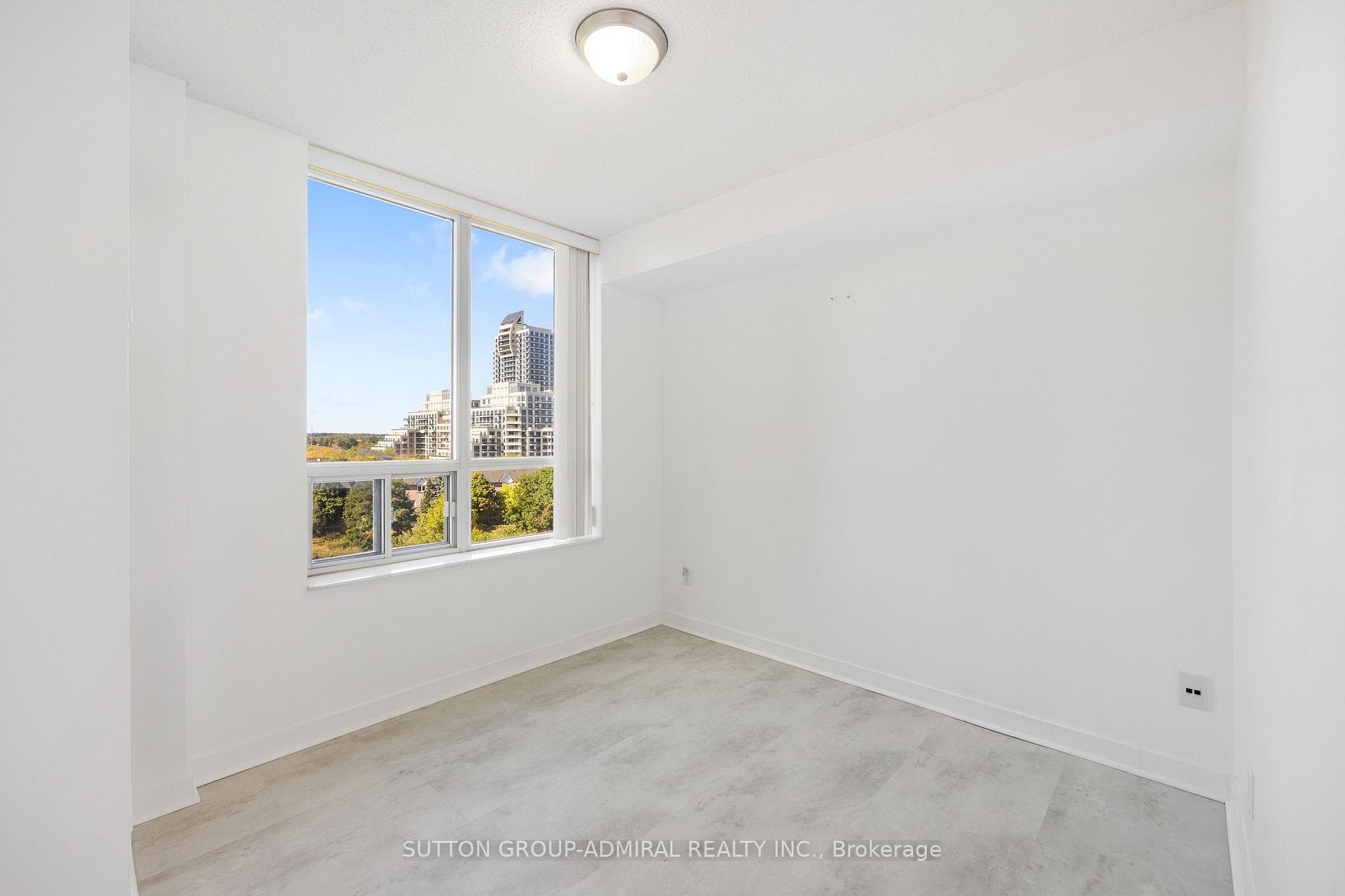 350 Red Maple Road Unit 714 photo 16