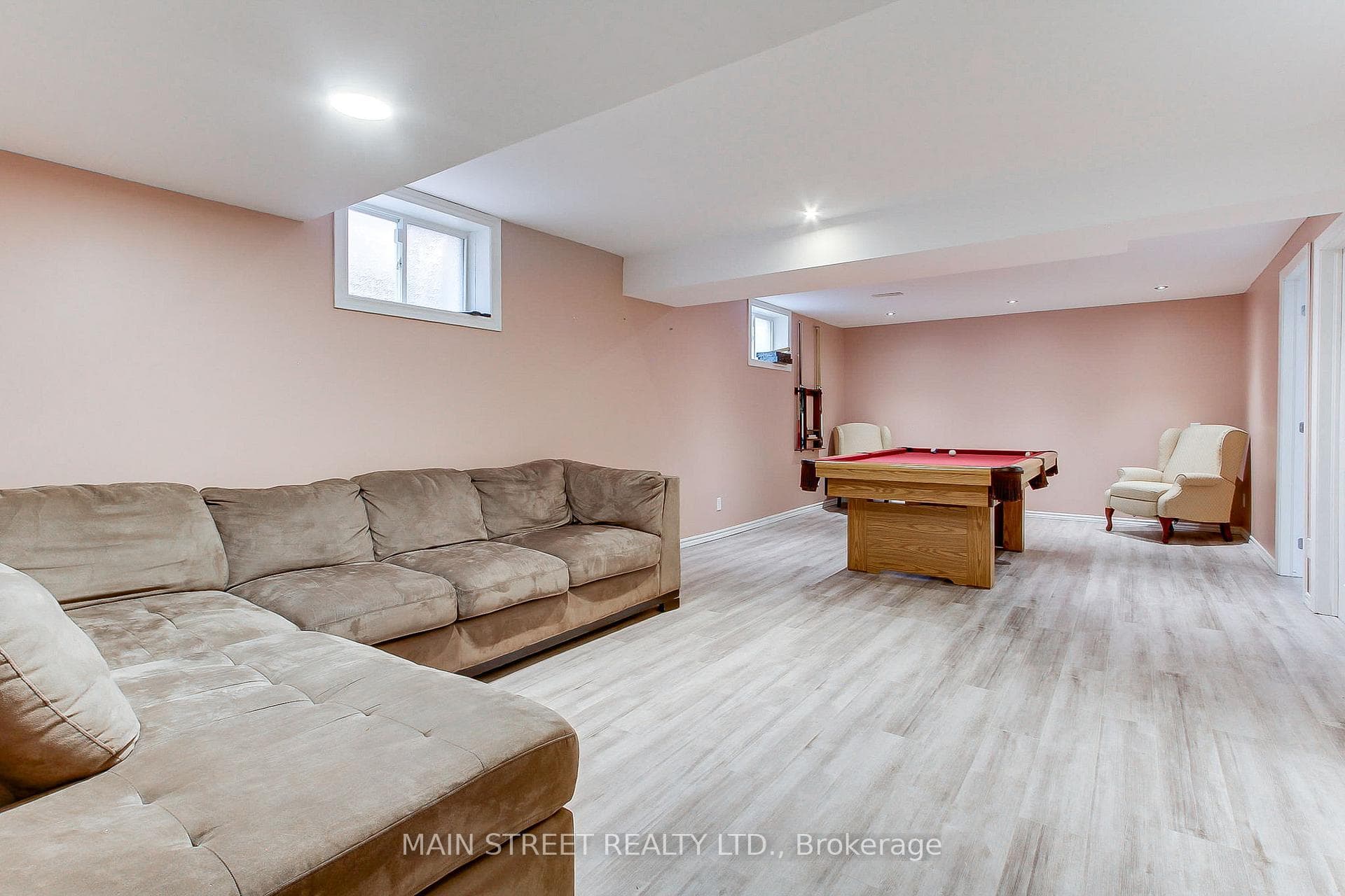 554 TATHAM Boulevard photo 22