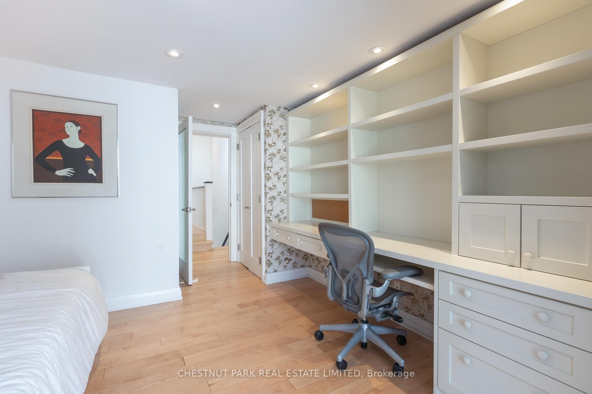 86 Shaftesbury Avenue photo 25