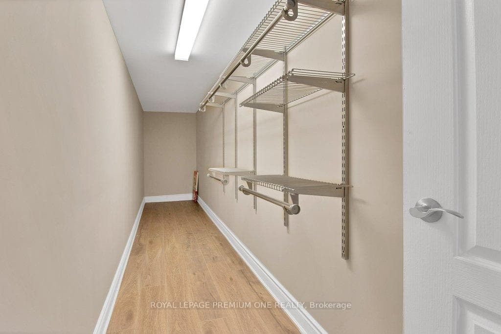 31 Corby Crescent Unit Bsmt photo 20