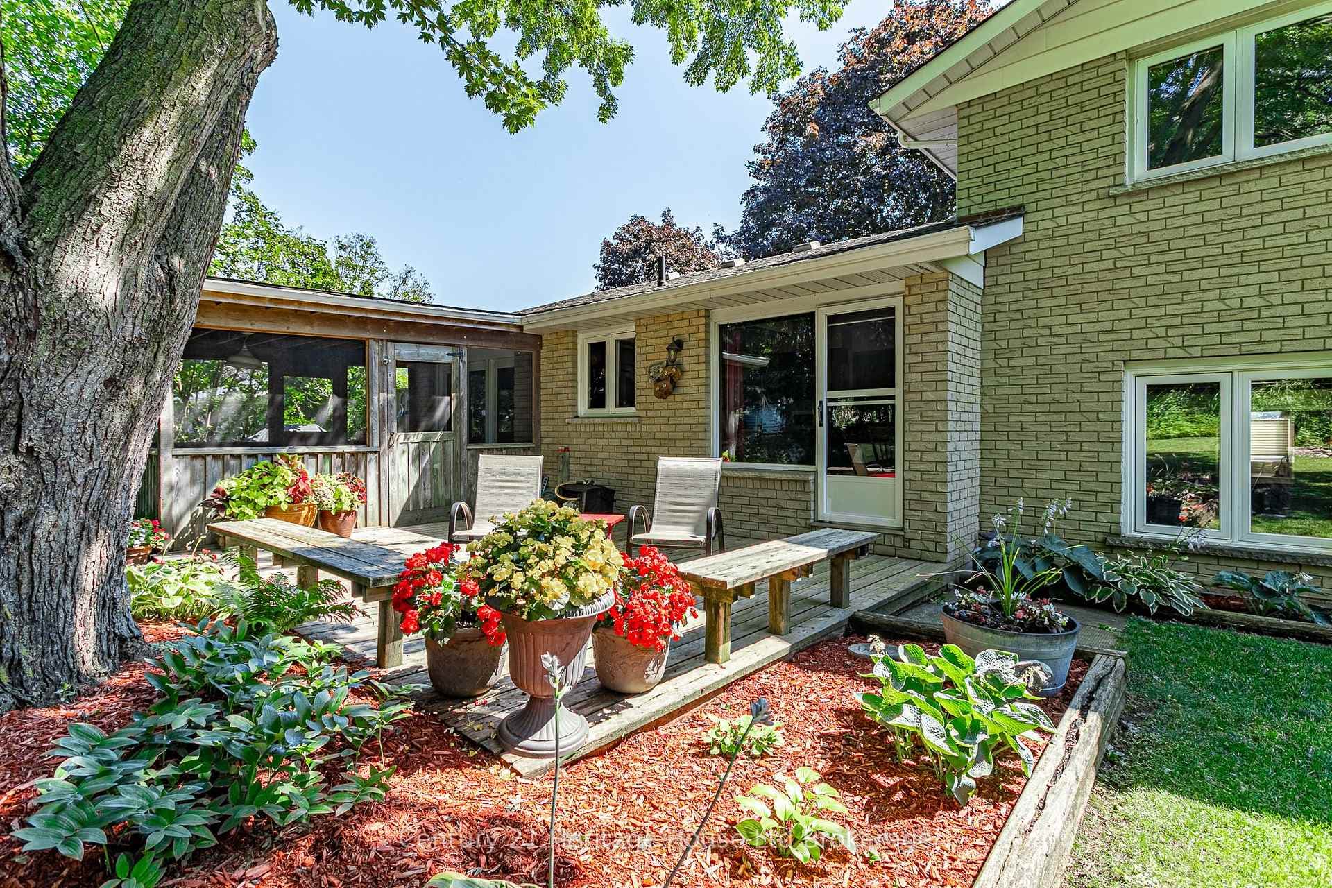 6 Millard Street photo 33