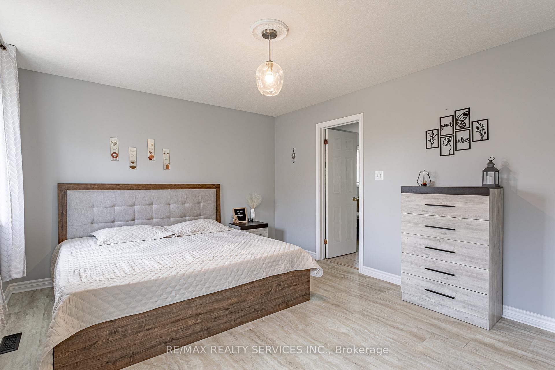 829 Oakcrossing Road photo 27