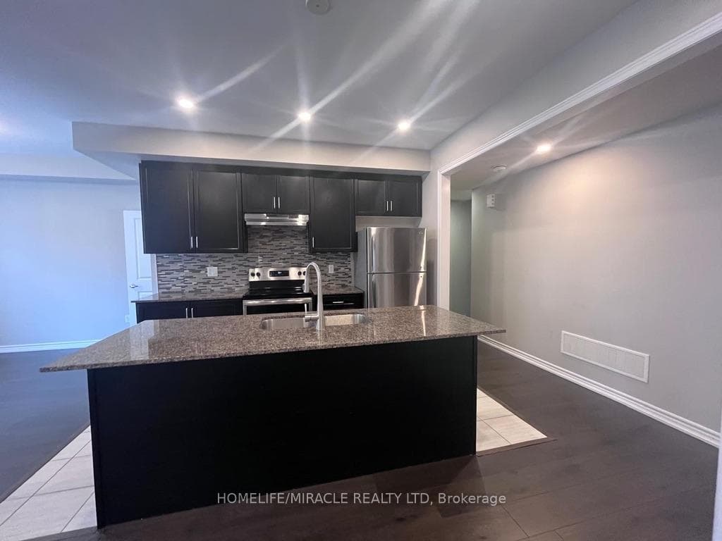 103 Frederick Wilson Avenue Unit 24 photo 6