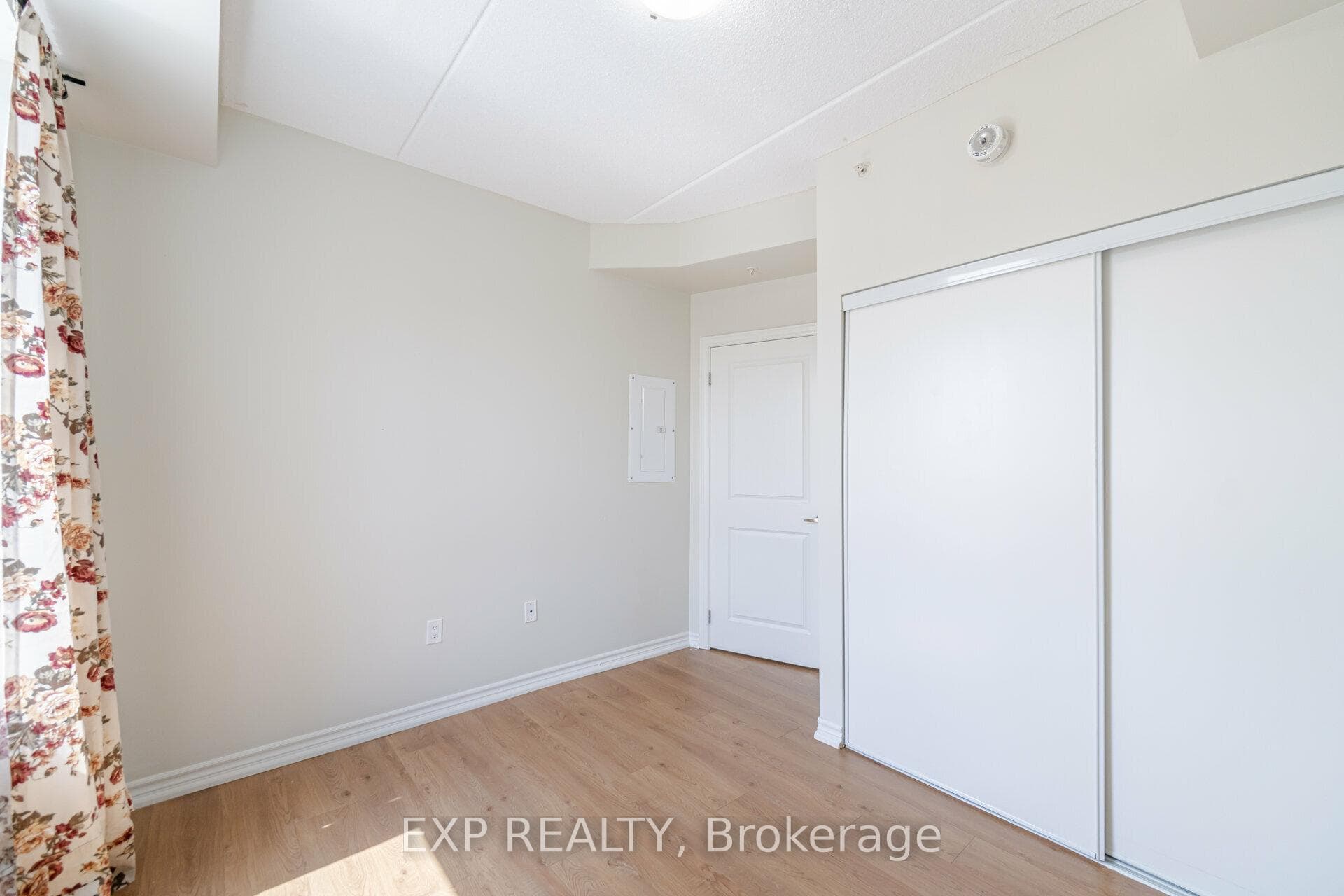640 Sauve Street Unit 402 photo 16