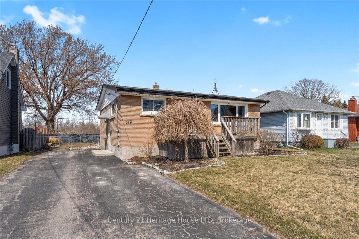 519 Clarence Street photo 2