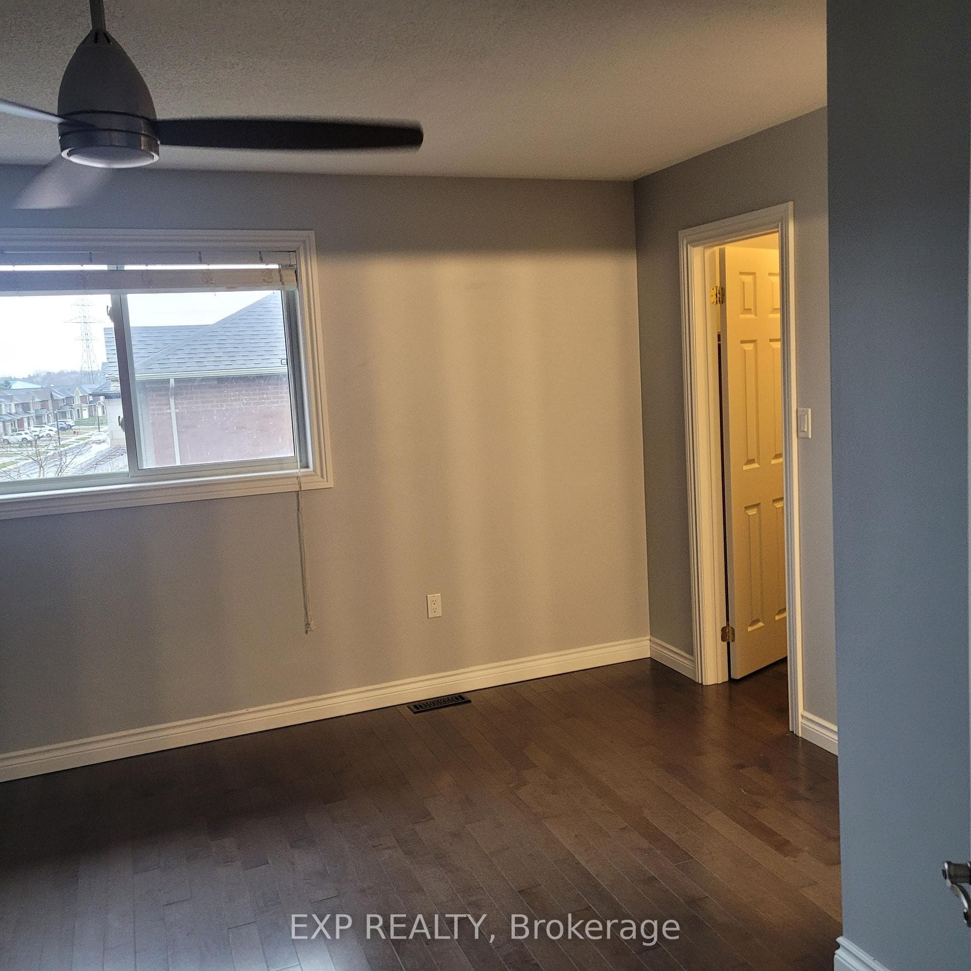 105 Clearmeadow Boulevard photo 10