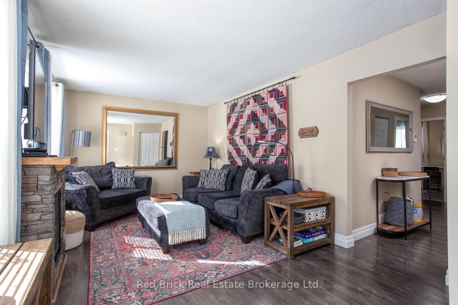 235 Wellington Street photo 7