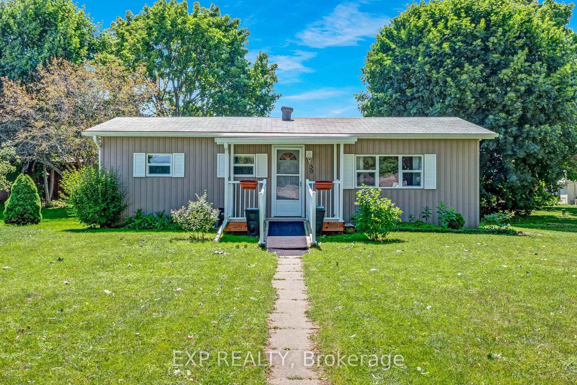 59 Hawthorne Drive photo 1