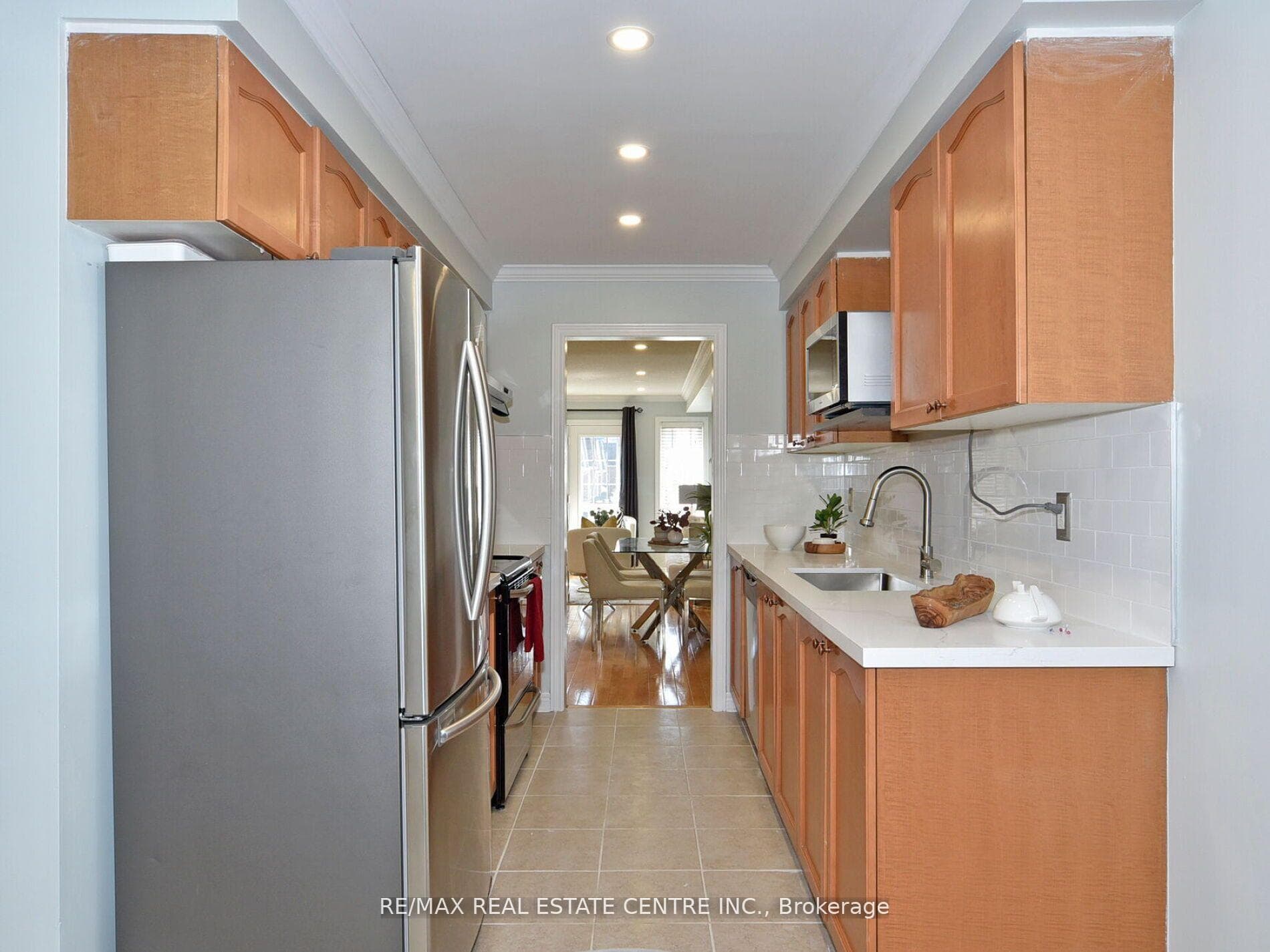 208 Scarborough Golf Club Road photo 8