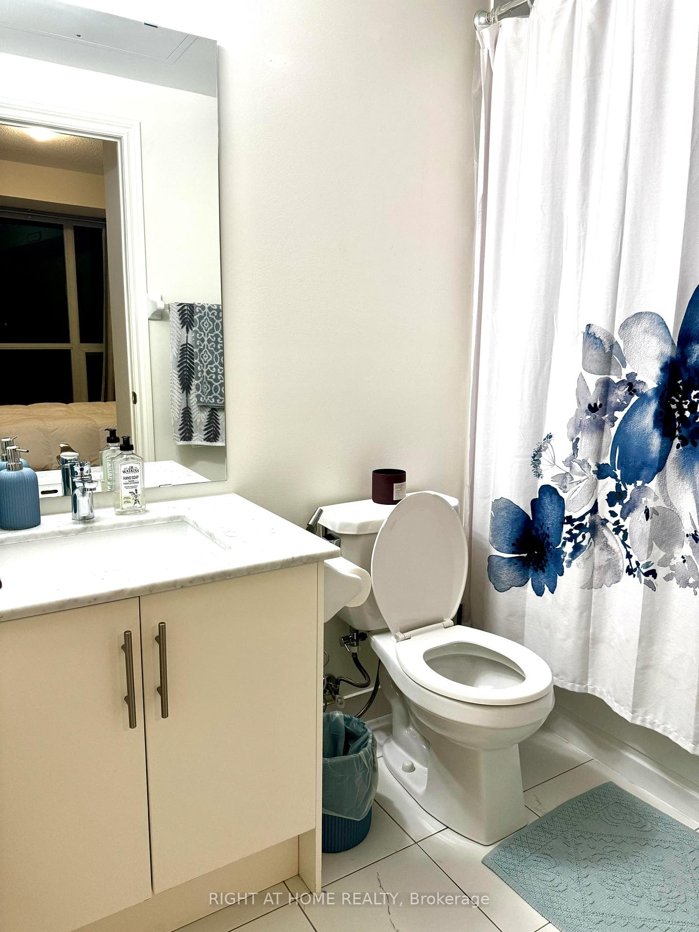 4 piece ensuite bathroom