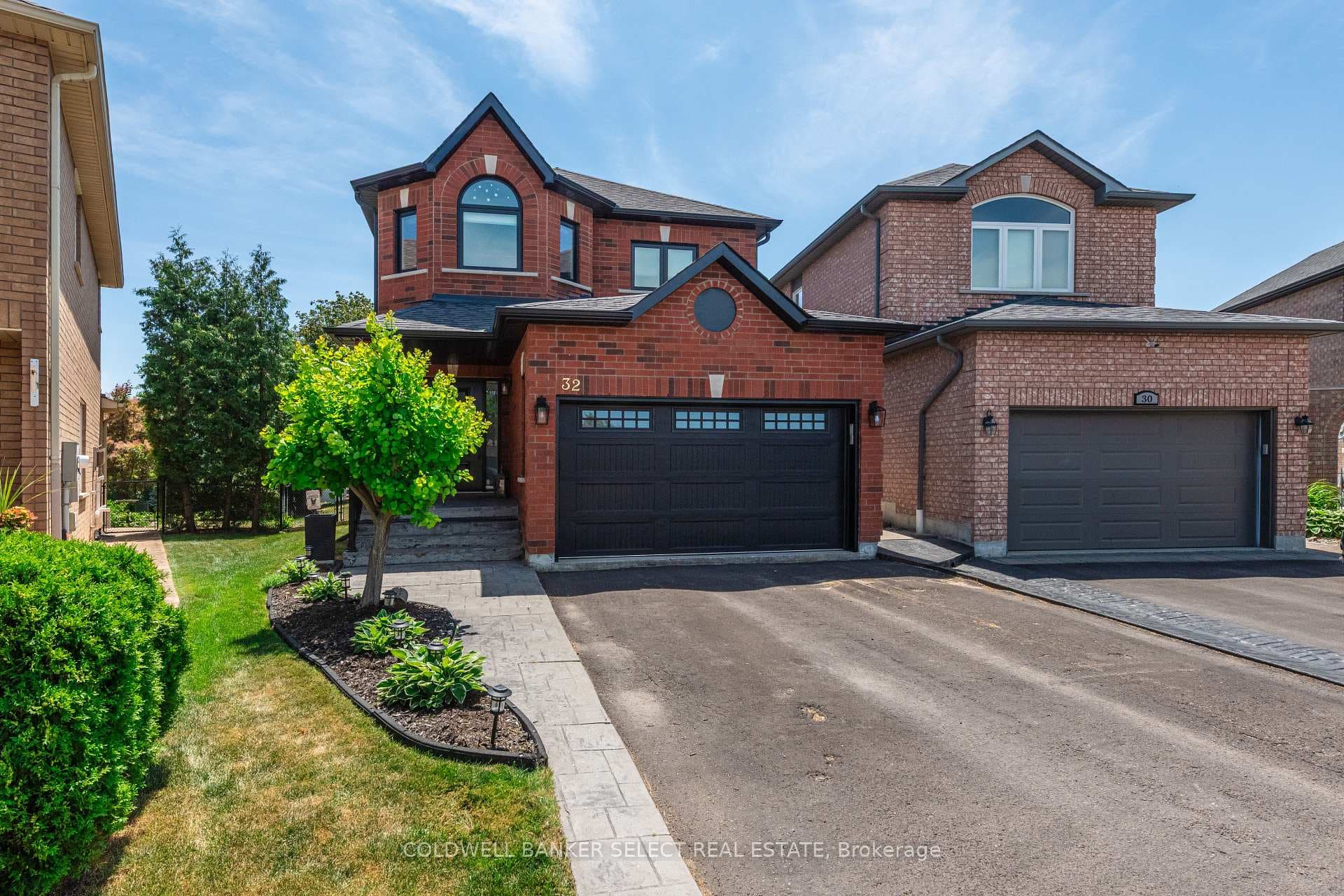 32 Coolspring Crescent photo 2